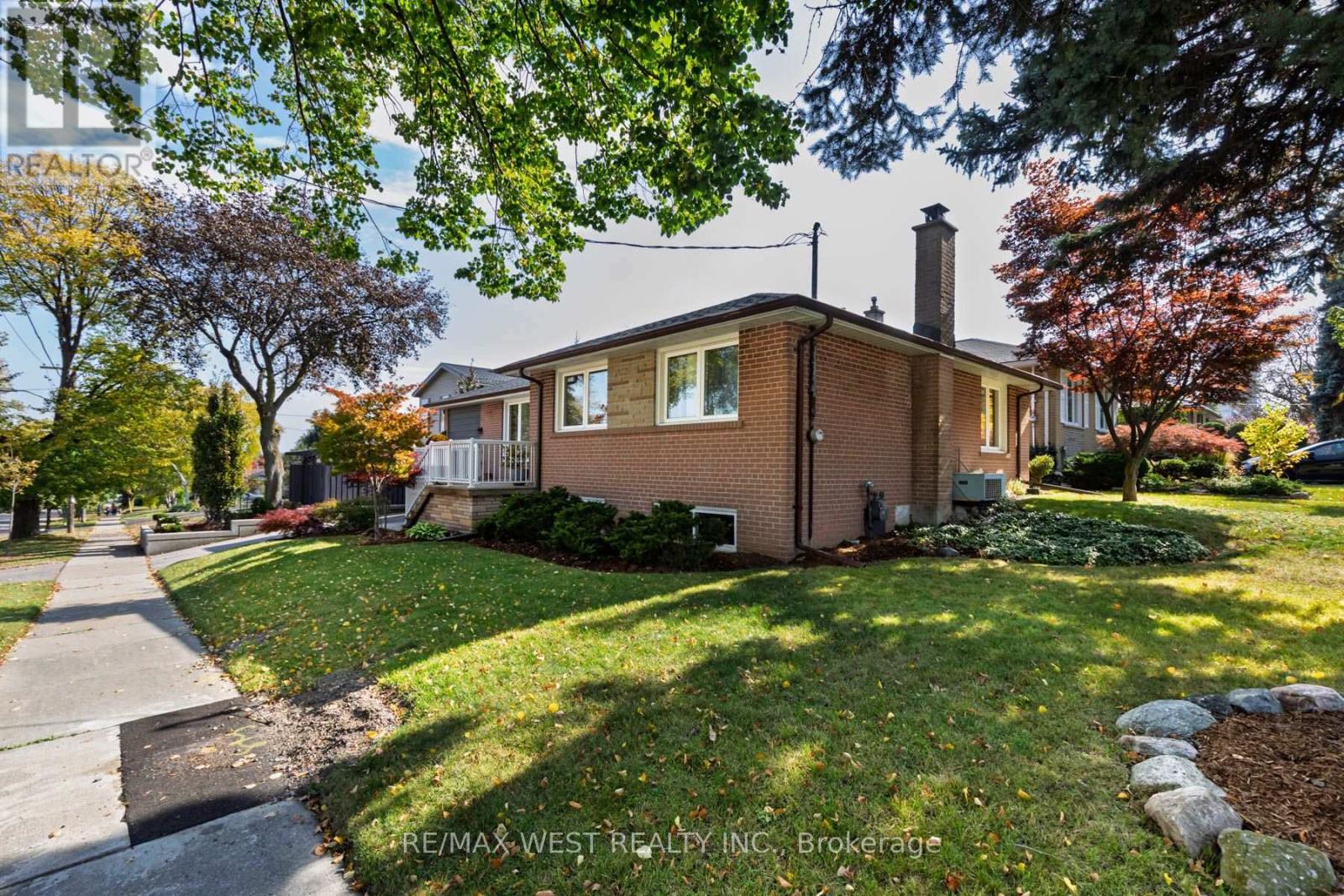 82 Renault Crescent, Toronto, Ontario  M9P 1J6 - Photo 43 - W14033292