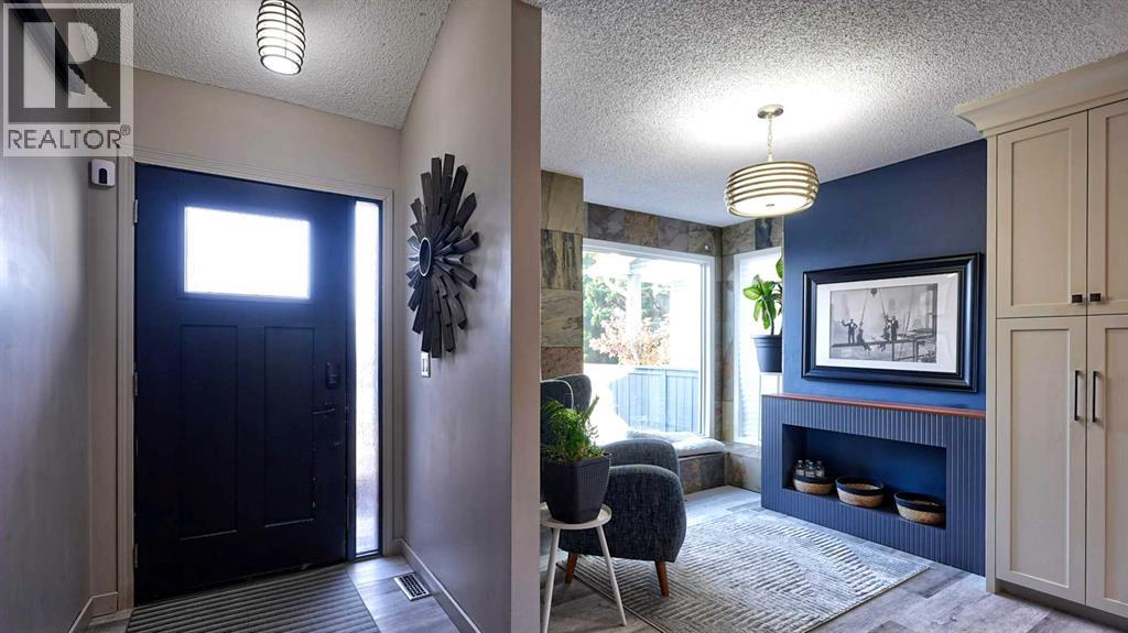 331 Woodbine Boulevard SW, Calgary, Alberta  T2W 4K8 - Photo 2 - A2352149