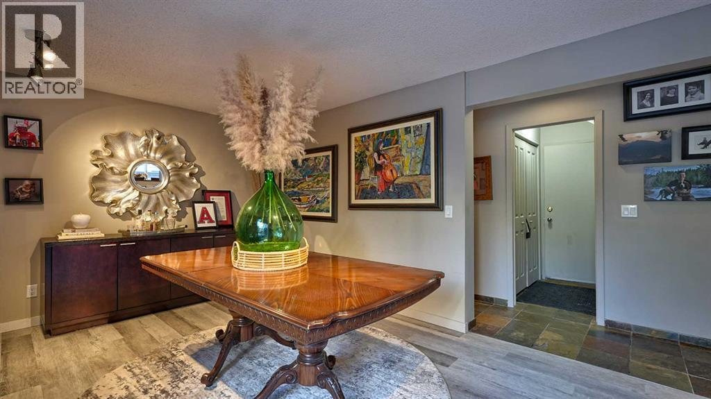 331 Woodbine Boulevard SW, Calgary, Alberta  T2W 4K8 - Photo 14 - A2352149