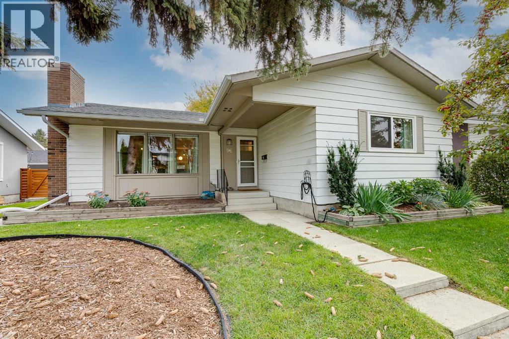 96 Alderwood Close SE
