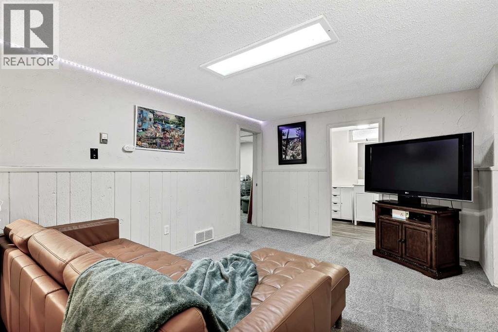 96 Alderwood Close SE