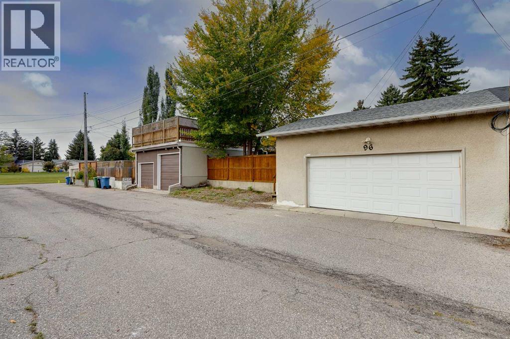 96 Alderwood Close SE