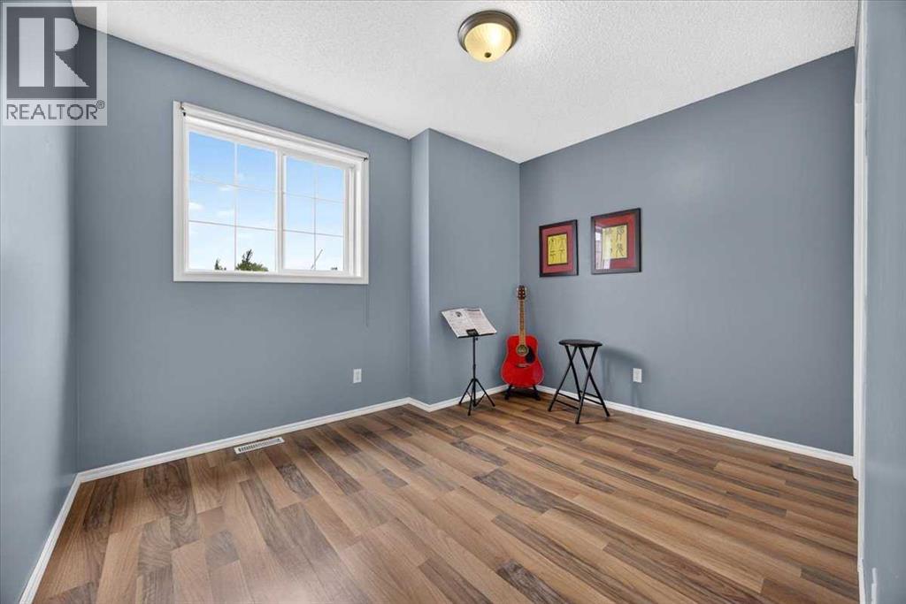 113 Canoe Square SW