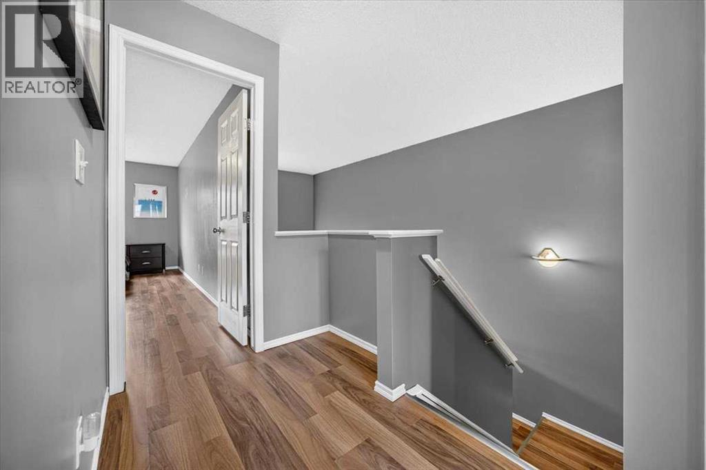 113 Canoe Square SW