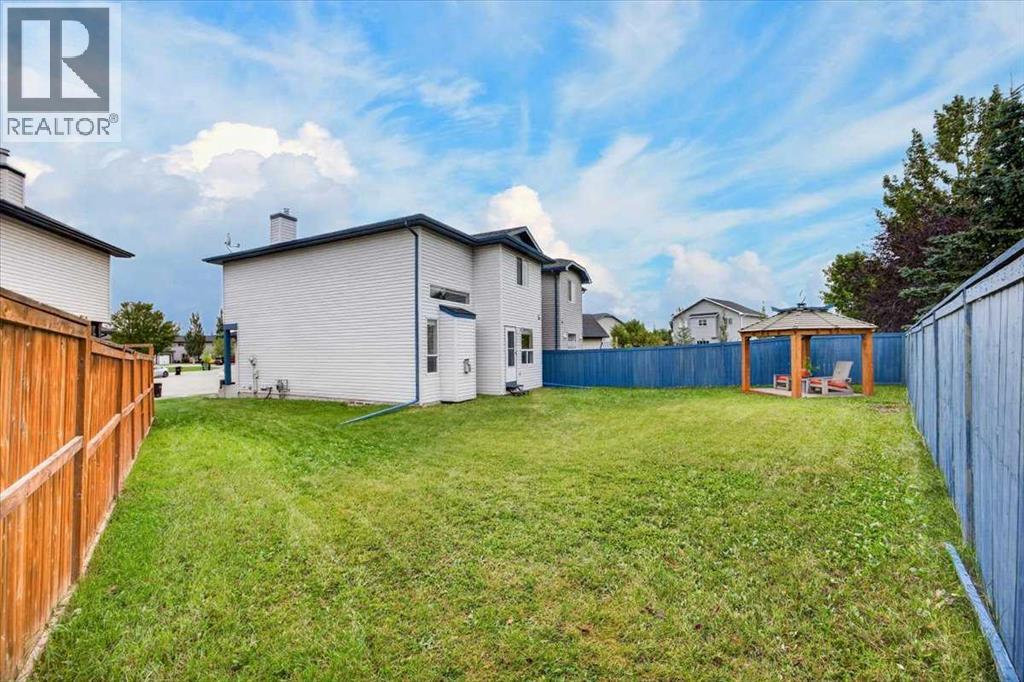 113 Canoe Square SW