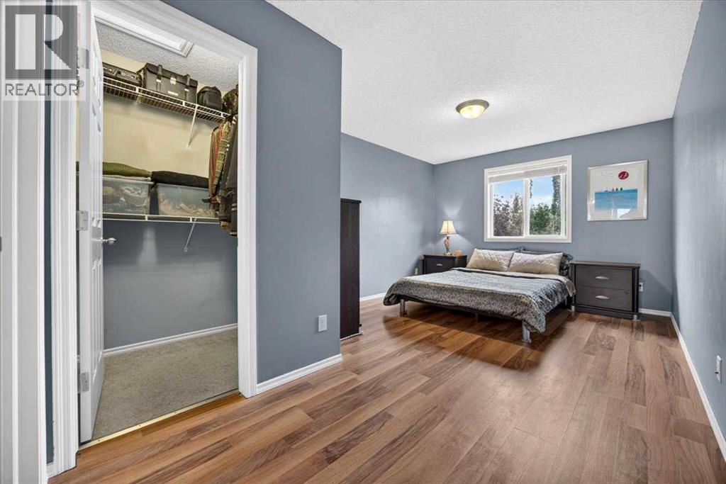 113 Canoe Square SW