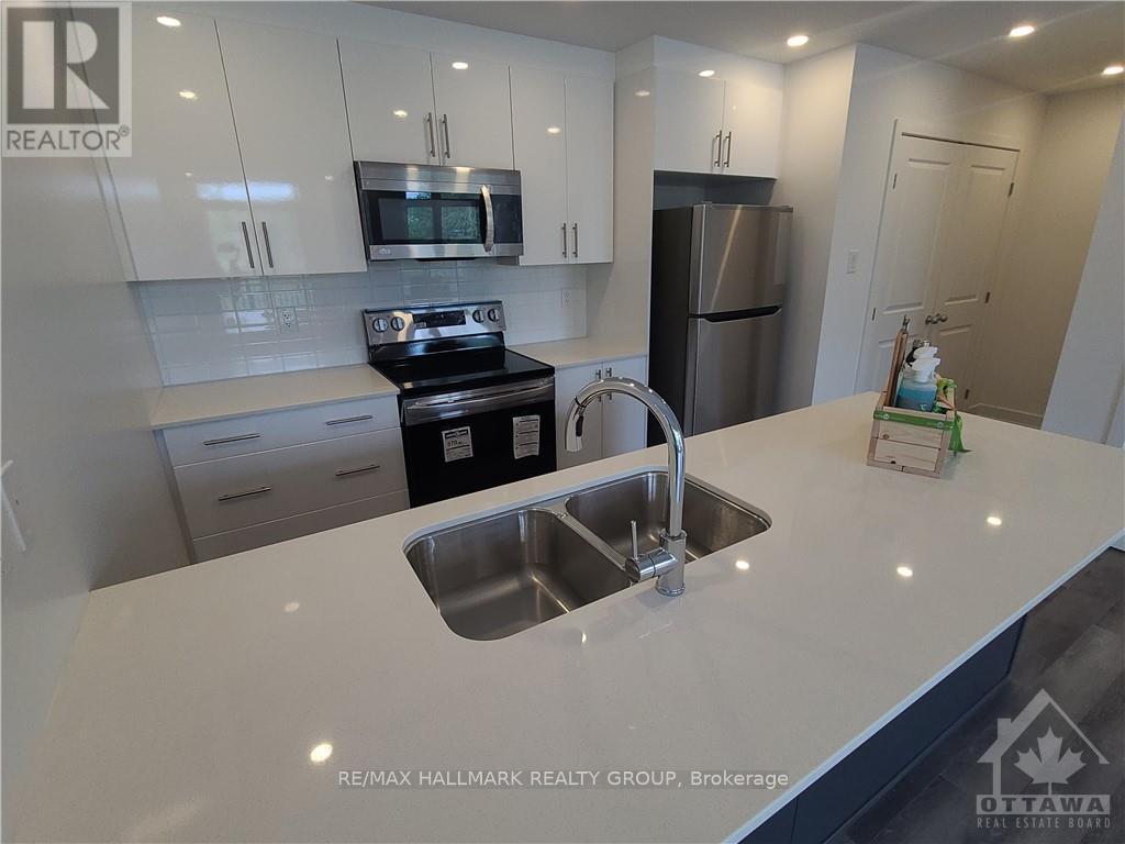 C - 390 Rolling Meadows Crescent, Ottawa, Ontario  K1W 0A7 - Photo 6 - X14085920