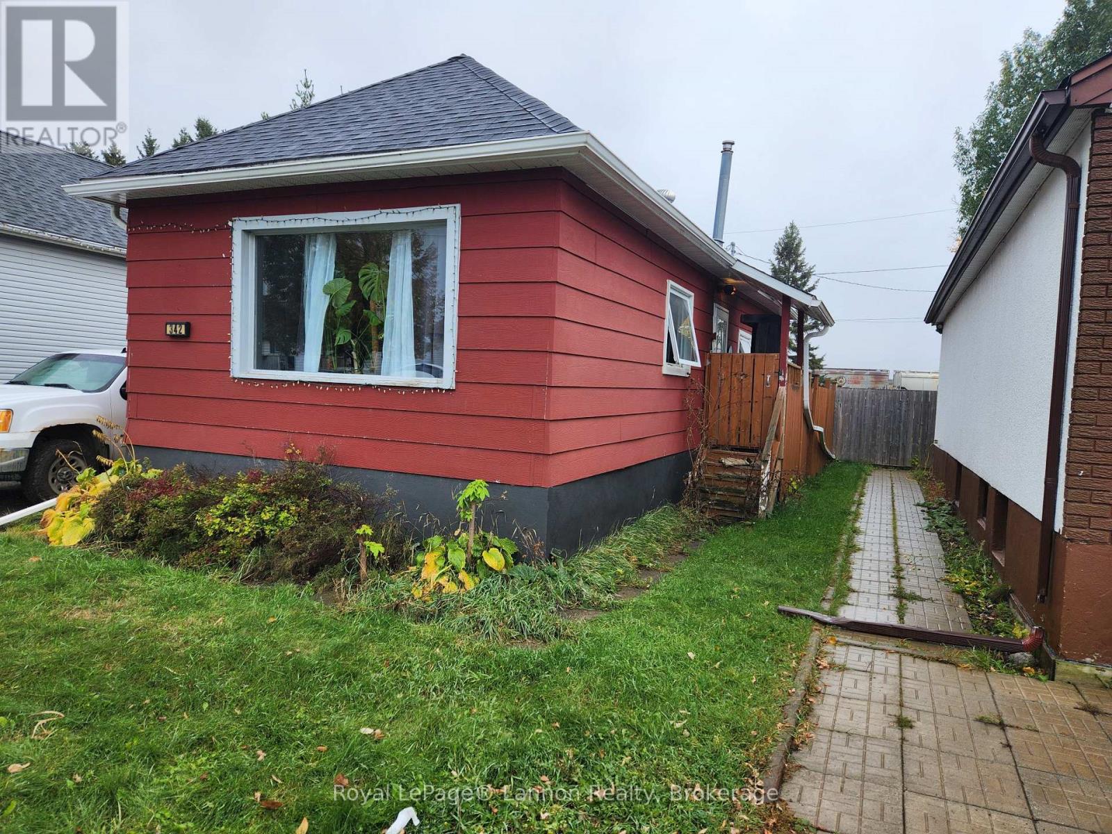 342 Amelia Street E, Thunder Bay, Ontario  P7E 3Z9 - Photo 2 - X14085884