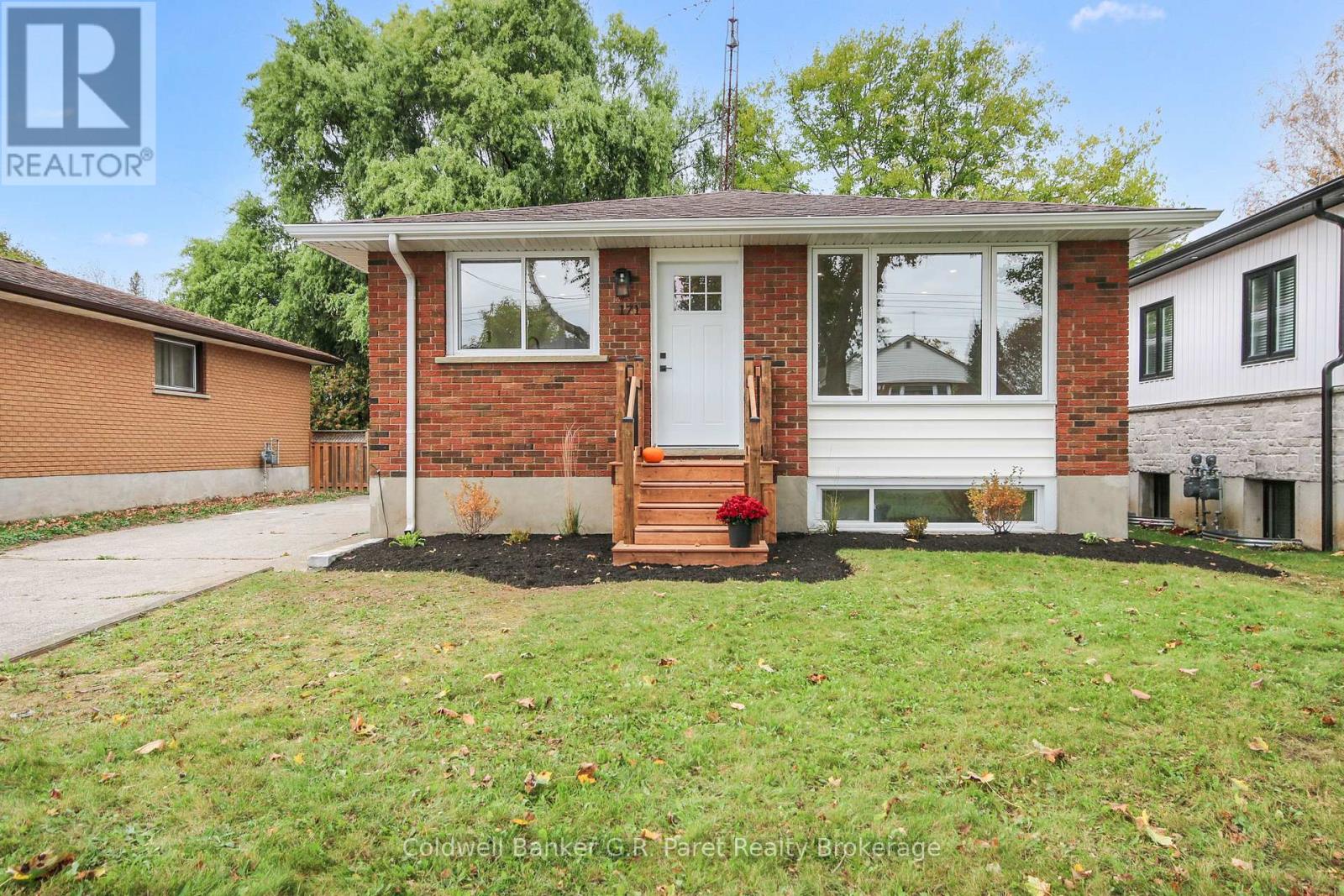 171 CRYSLER STREET, Norfolk, Ontario