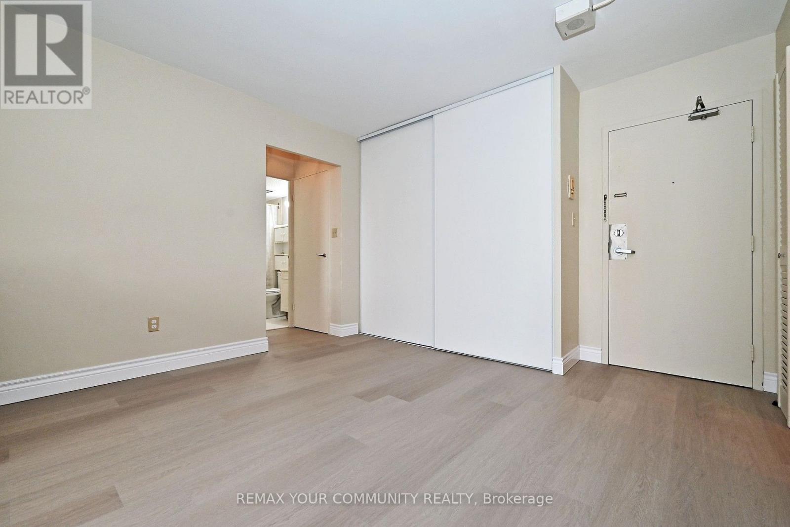 2602 - 5 Massey Square, Toronto, Ontario  M4C 5L6 - Photo 14 - E14085860