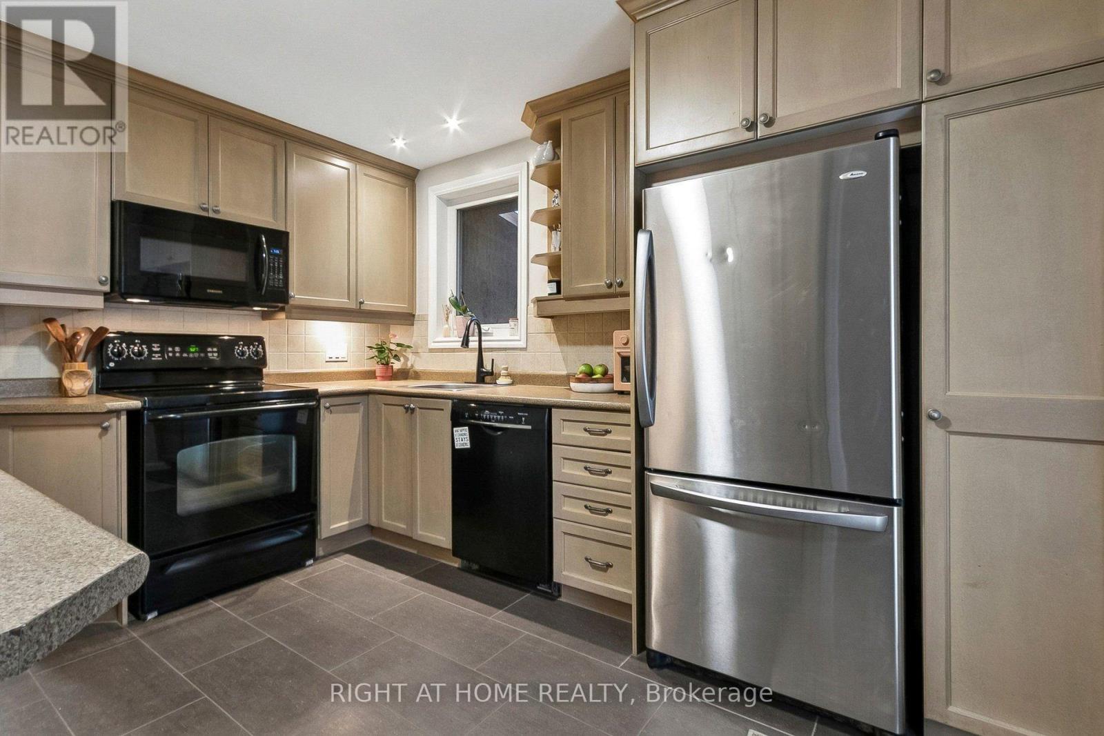 19 Flempton Crescent, Toronto, Ontario  M1K 3B3 - Photo 13 - E14086024