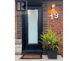 19 FLEMPTON CRESCENT, Toronto, Ontario