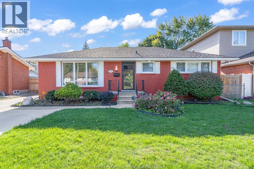 4131 Mount Royal Drive, Windsor, Ontario  N9G 2C3 - Photo 2 - 26025441