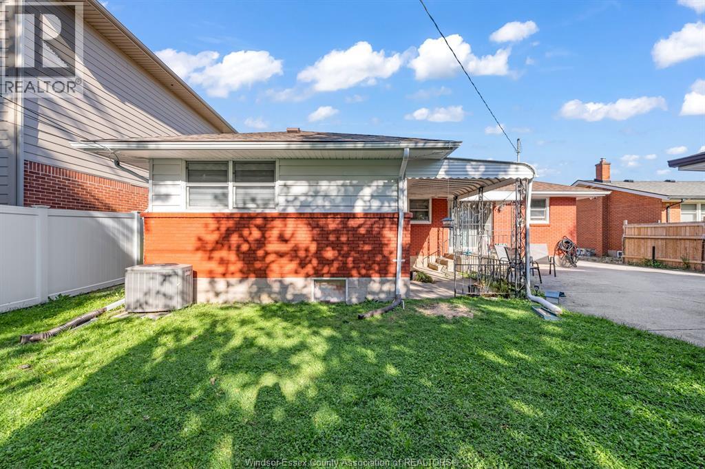 4131 Mount Royal Drive, Windsor, Ontario  N9G 2C3 - Photo 32 - 26025441