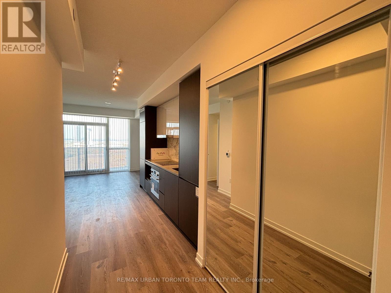 2008 - 28 Interchange Way, Vaughan (Vaughan Corporate Centre), Ontario  L4K 0P8 - Photo 2 - N14085866