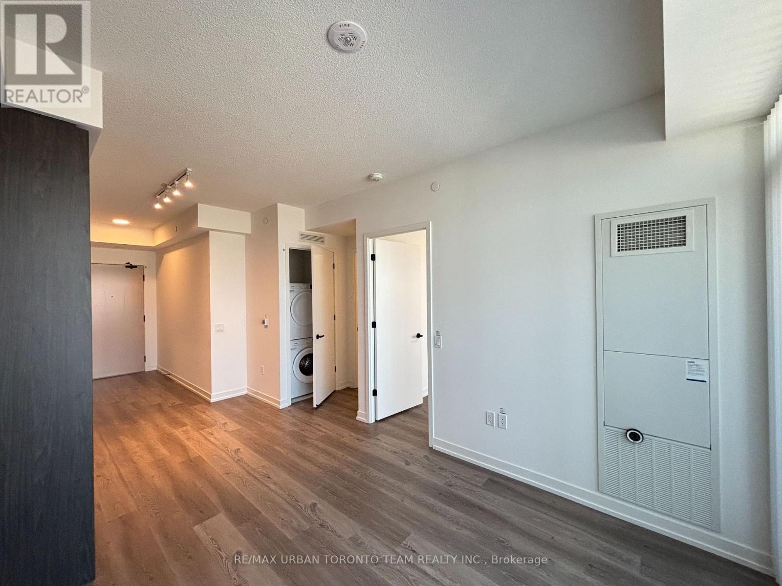 2008 - 28 Interchange Way, Vaughan (Vaughan Corporate Centre), Ontario  L4K 0P8 - Photo 6 - N14085866