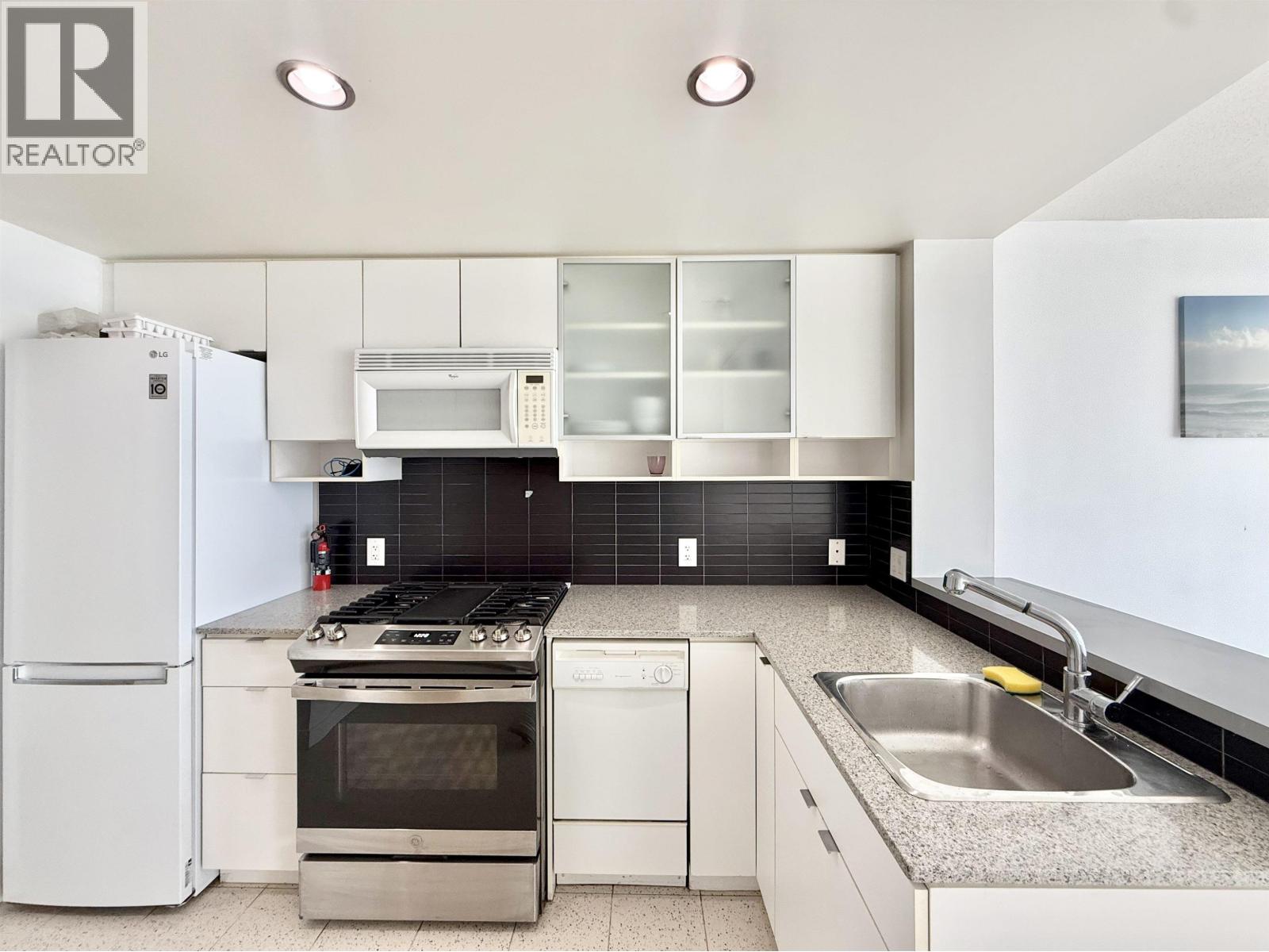 2501 939 Expo Boulevard, Vancouver, British Columbia  V6Z 3G7 - Photo 3 - R3176012