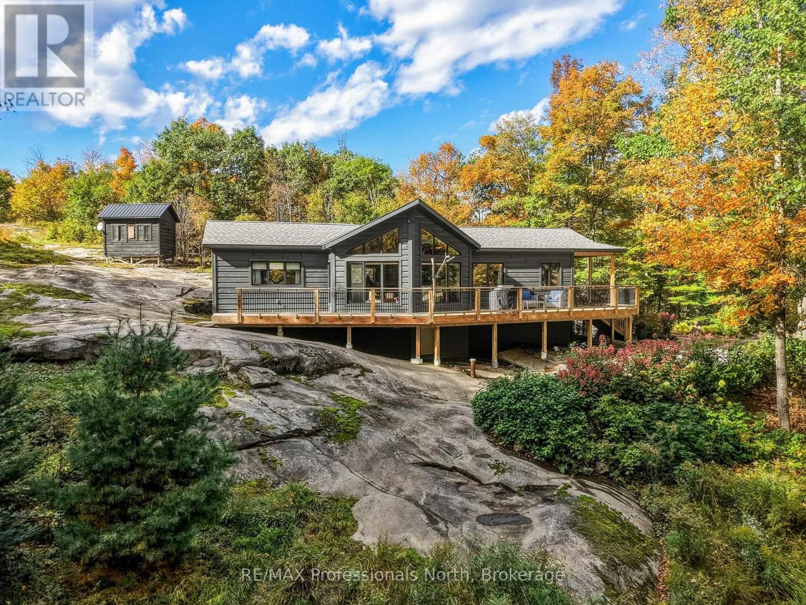 1266 North Shore Road, Muskoka Lakes (Watt), Ontario  P0B 1M0 - Photo 1 - X14085882