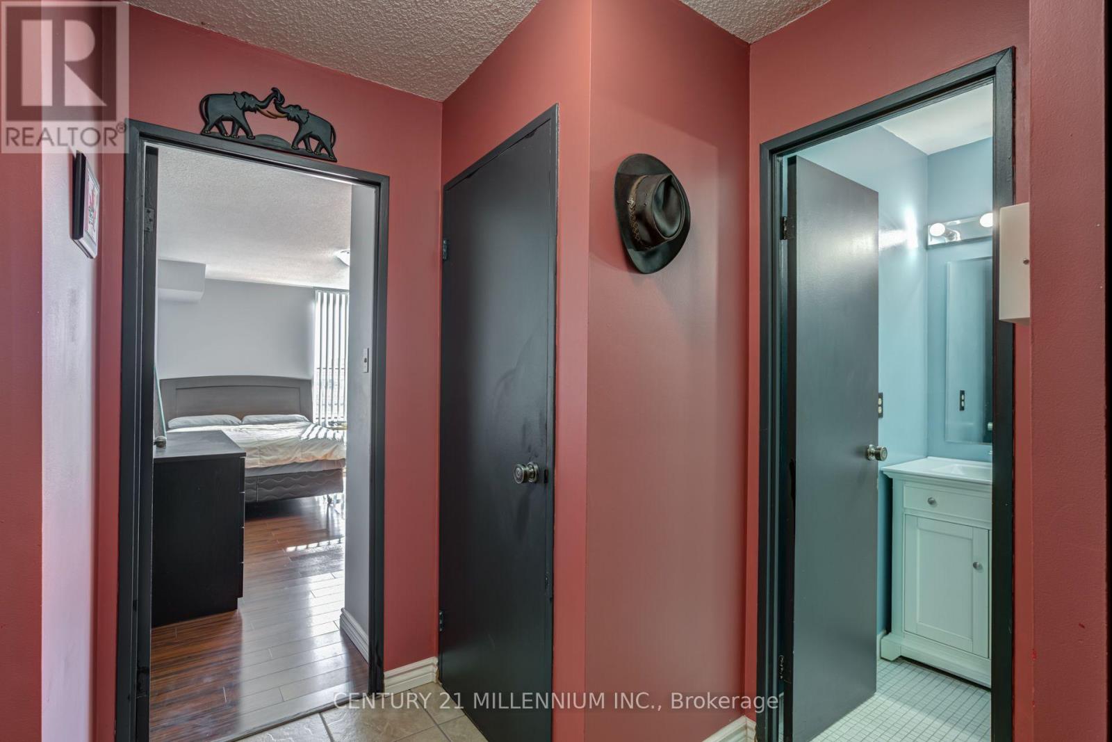 1905 - 25 Kensington Road, Brampton, Ontario  L6T 3W8 - Photo 4 - W14085862