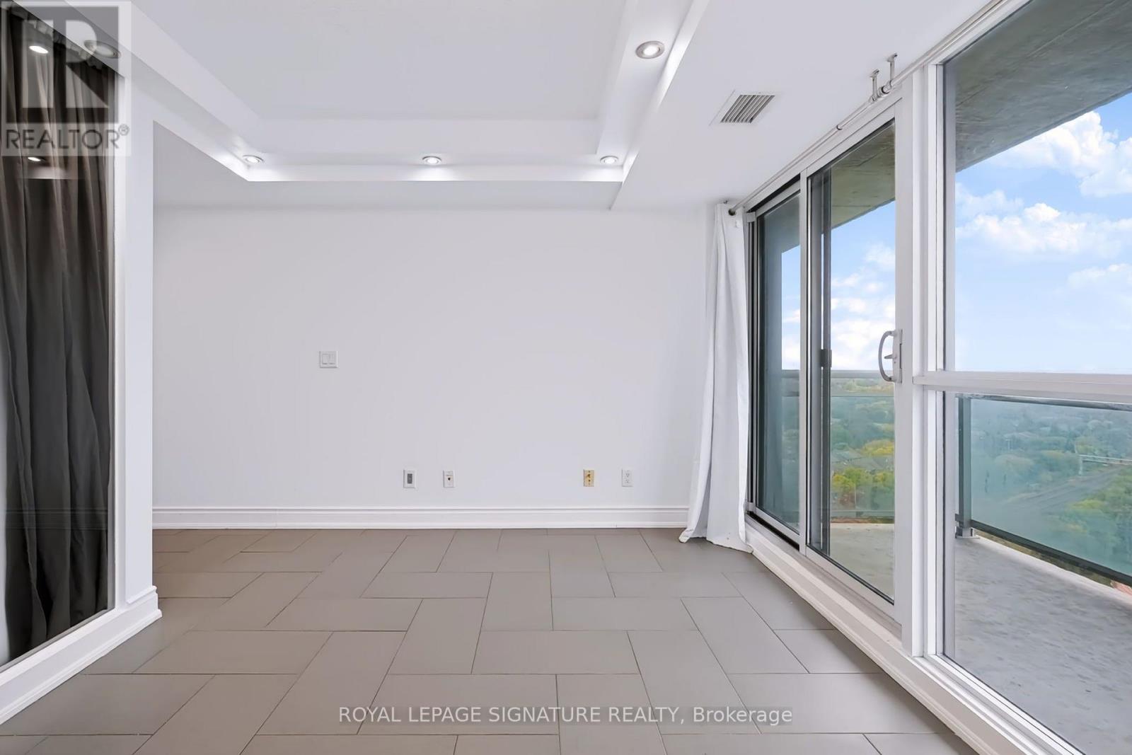 2008 - 155 Legion Road, Toronto, Ontario  M8Y 0A7 - Photo 5 - W14085902