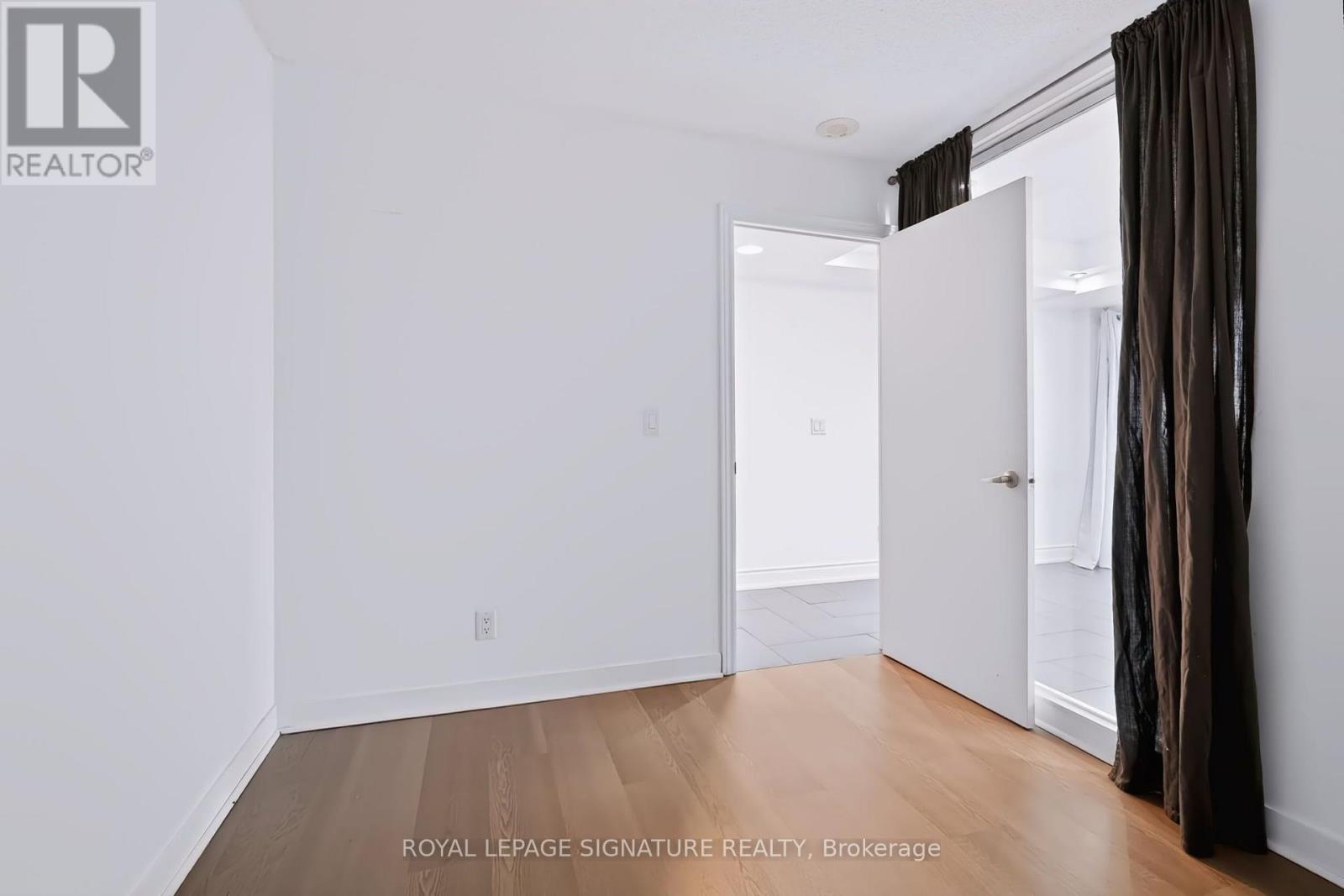 2008 - 155 Legion Road, Toronto, Ontario  M8Y 0A7 - Photo 7 - W14085902