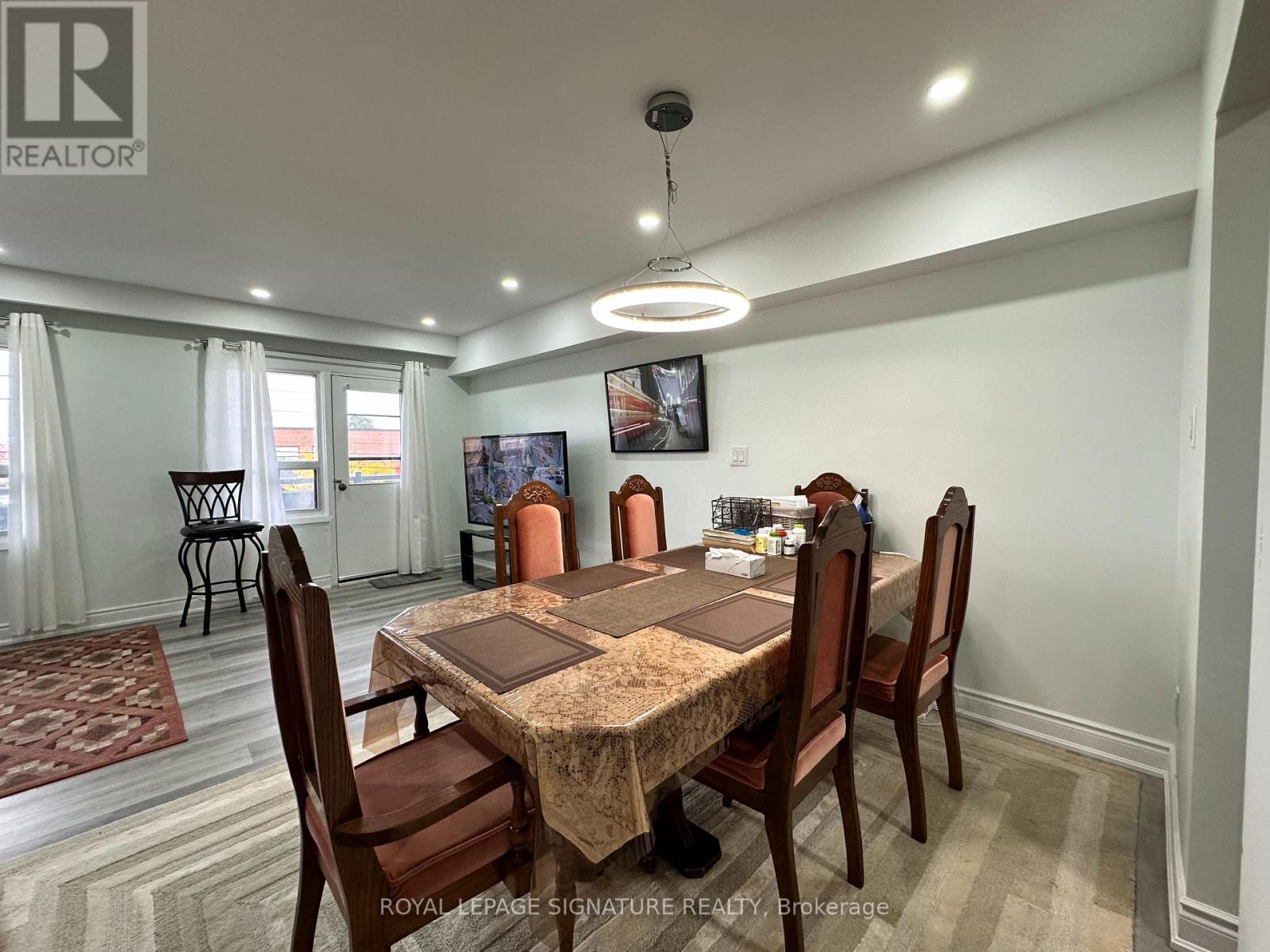2890 Dufferin Street, Toronto, Ontario  M6B 3S6 - Photo 10 - W14085914