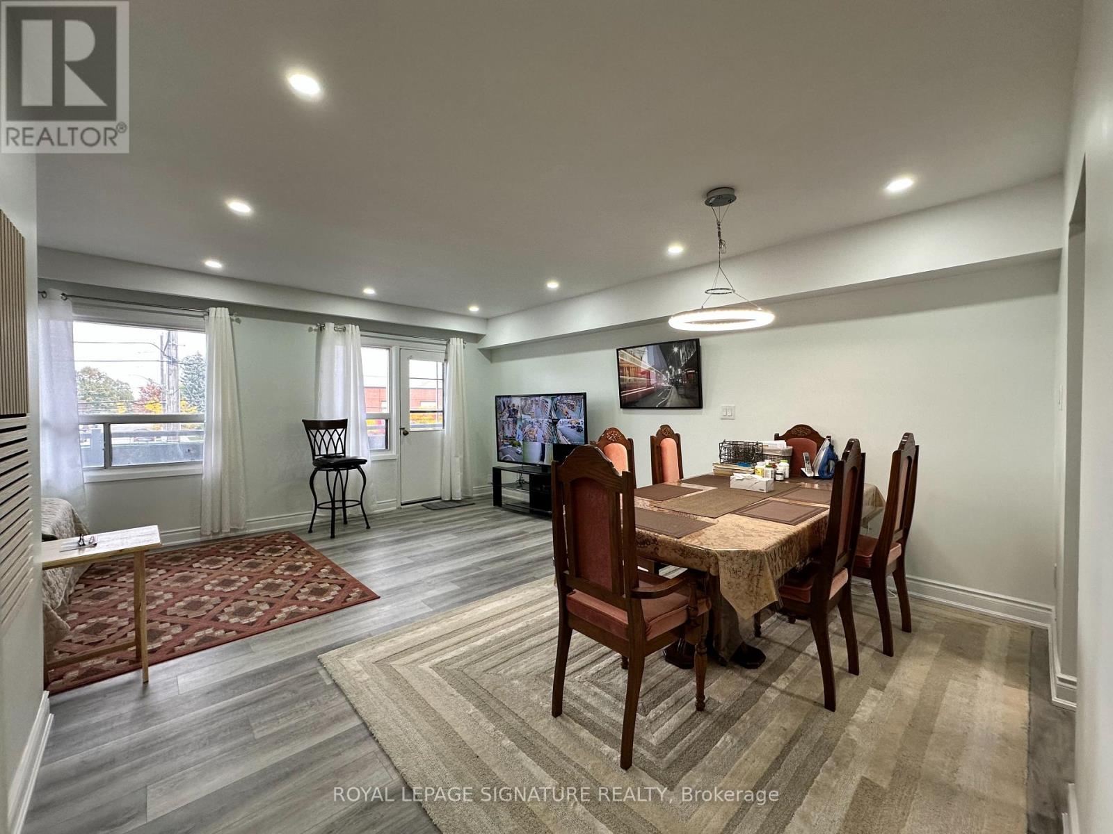 2890 Dufferin Street, Toronto, Ontario  M6B 3S6 - Photo 11 - W14085914