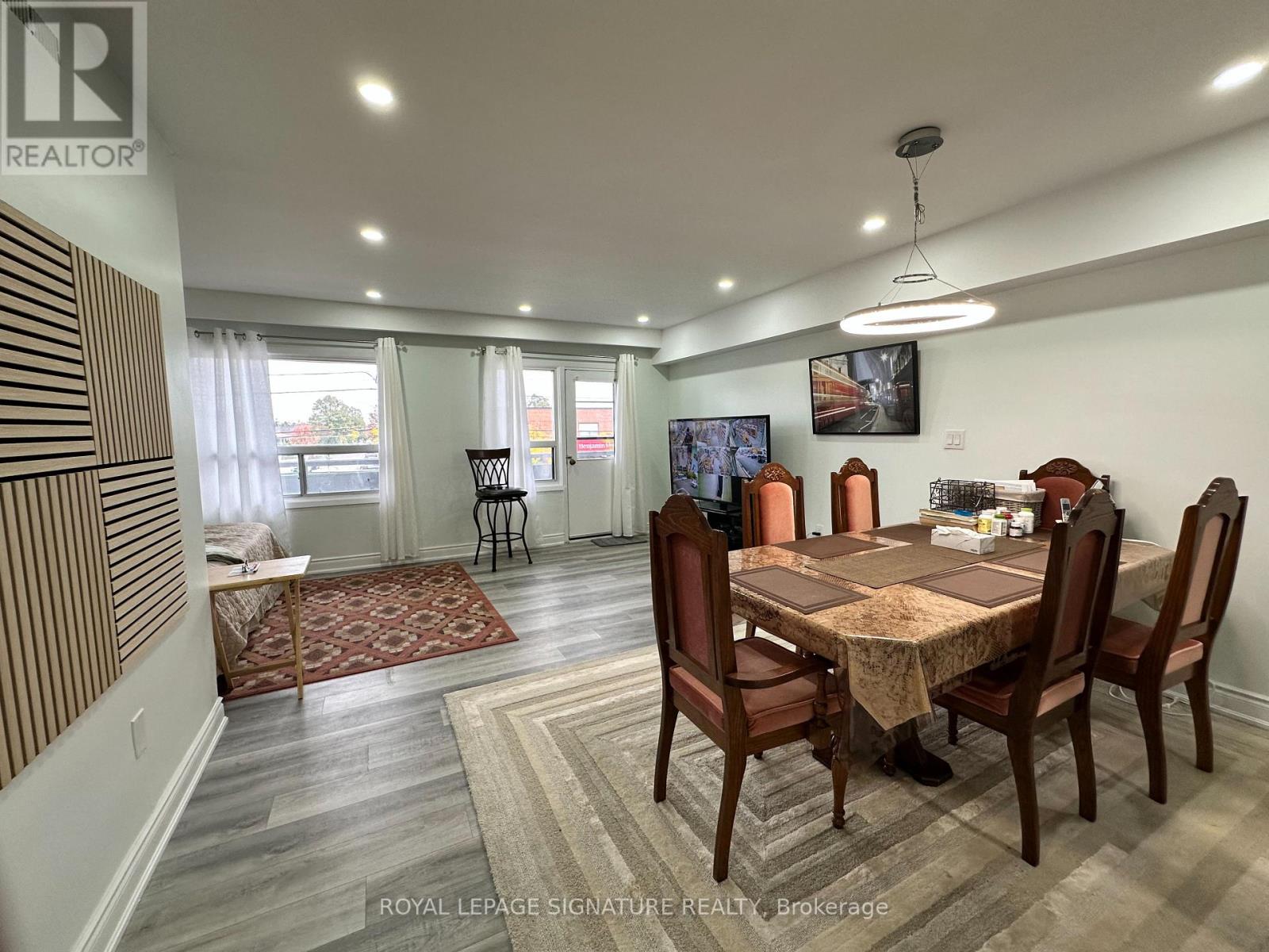 2890 Dufferin Street, Toronto, Ontario  M6B 3S6 - Photo 9 - W14085914