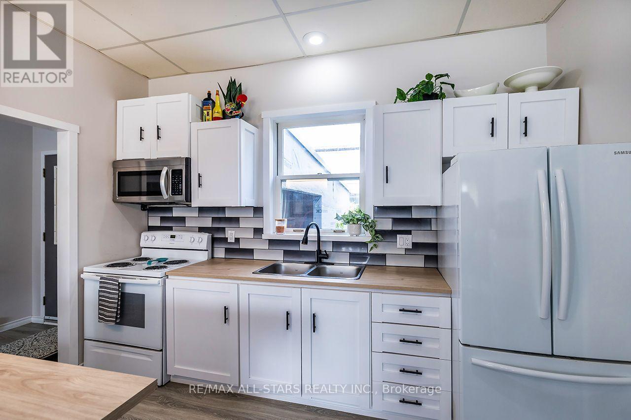 11 Church Street, Kawartha Lakes, Ontario  K0M 2J0 - Photo 6 - X14085936