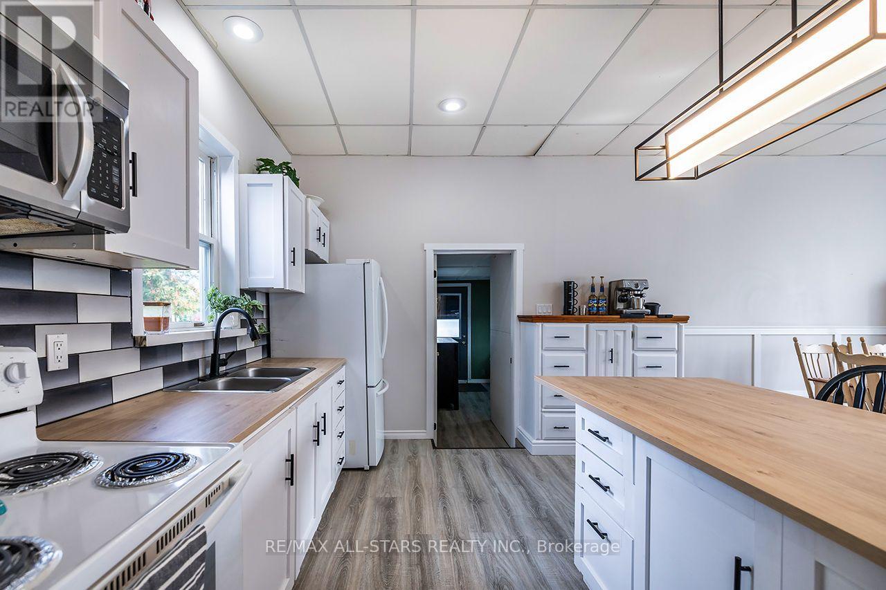 11 Church Street, Kawartha Lakes, Ontario  K0M 2J0 - Photo 7 - X14085936