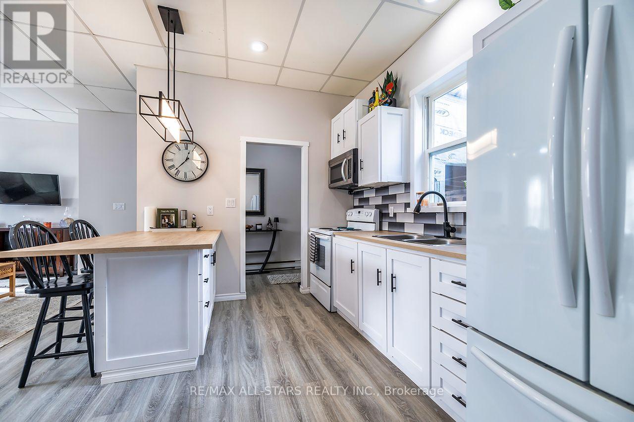 11 Church Street, Kawartha Lakes, Ontario  K0M 2J0 - Photo 8 - X14085936
