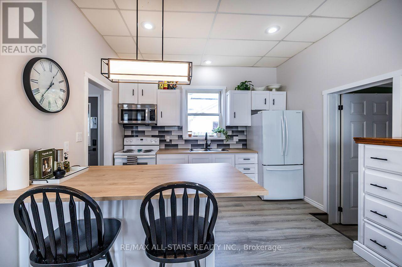 11 Church Street, Kawartha Lakes, Ontario  K0M 2J0 - Photo 9 - X14085936