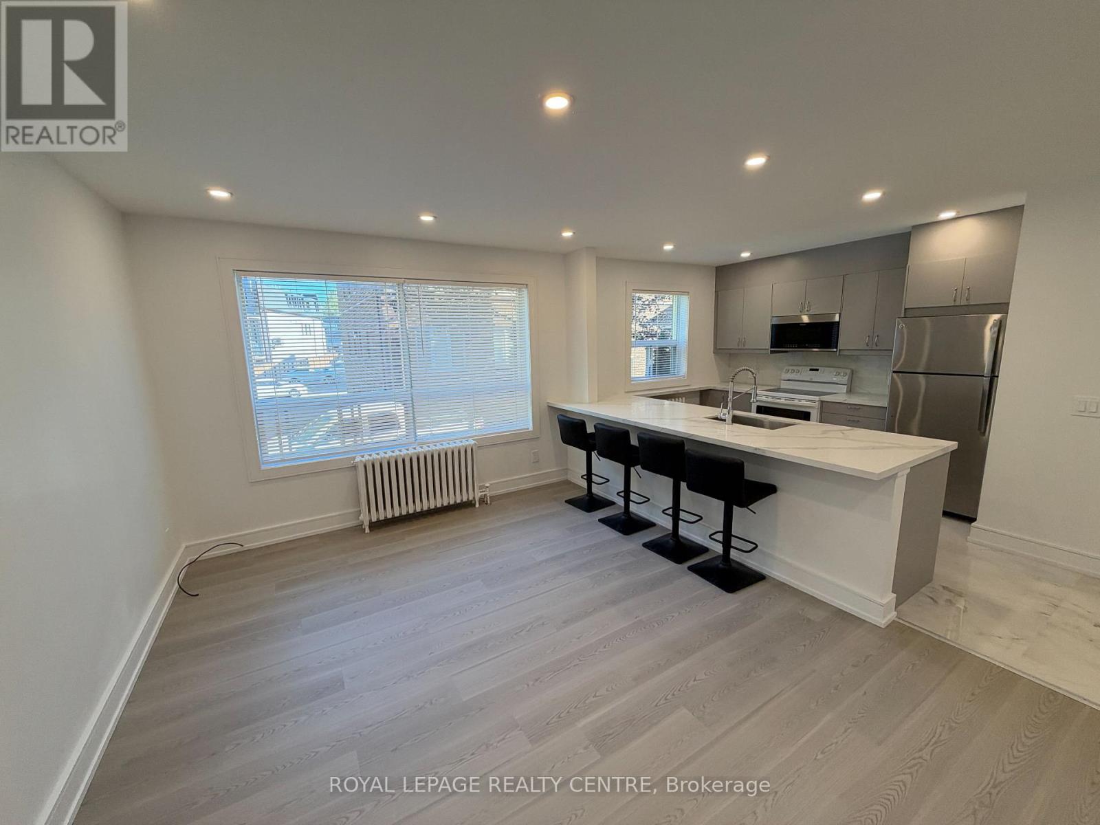 6 - 342 Lakeshore Road W, Mississauga, Ontario  L5H 1H1 - Photo 5 - W13877096
