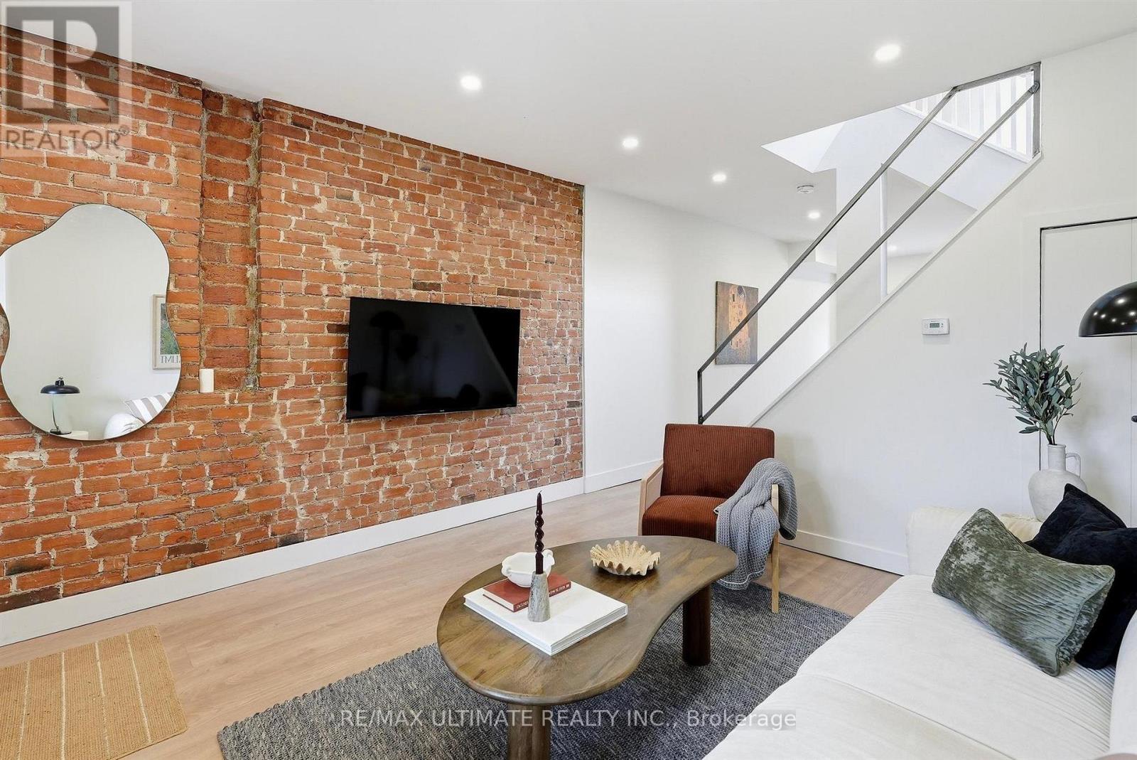 90 Rowntree Avenue, Toronto, Ontario  M6N 1S2 - Photo 7 - W13844204