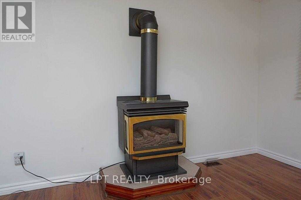 25 Maple Grove Road, South Huron, Ontario  N0M 1T0 - Photo 6 - X13711572