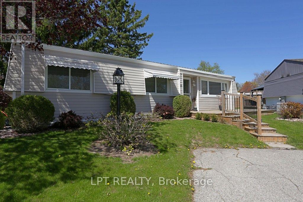 25 Maple Grove Road, South Huron, Ontario  N0M 1T0 - Photo 3 - X13711572