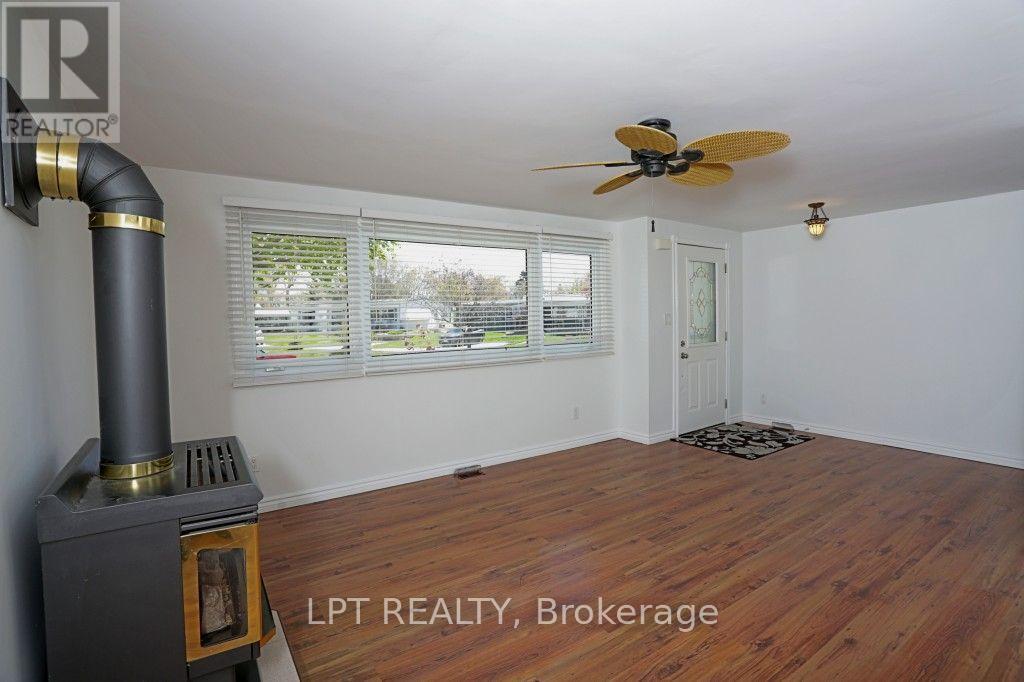 25 Maple Grove Road, South Huron, Ontario  N0M 1T0 - Photo 4 - X13711572