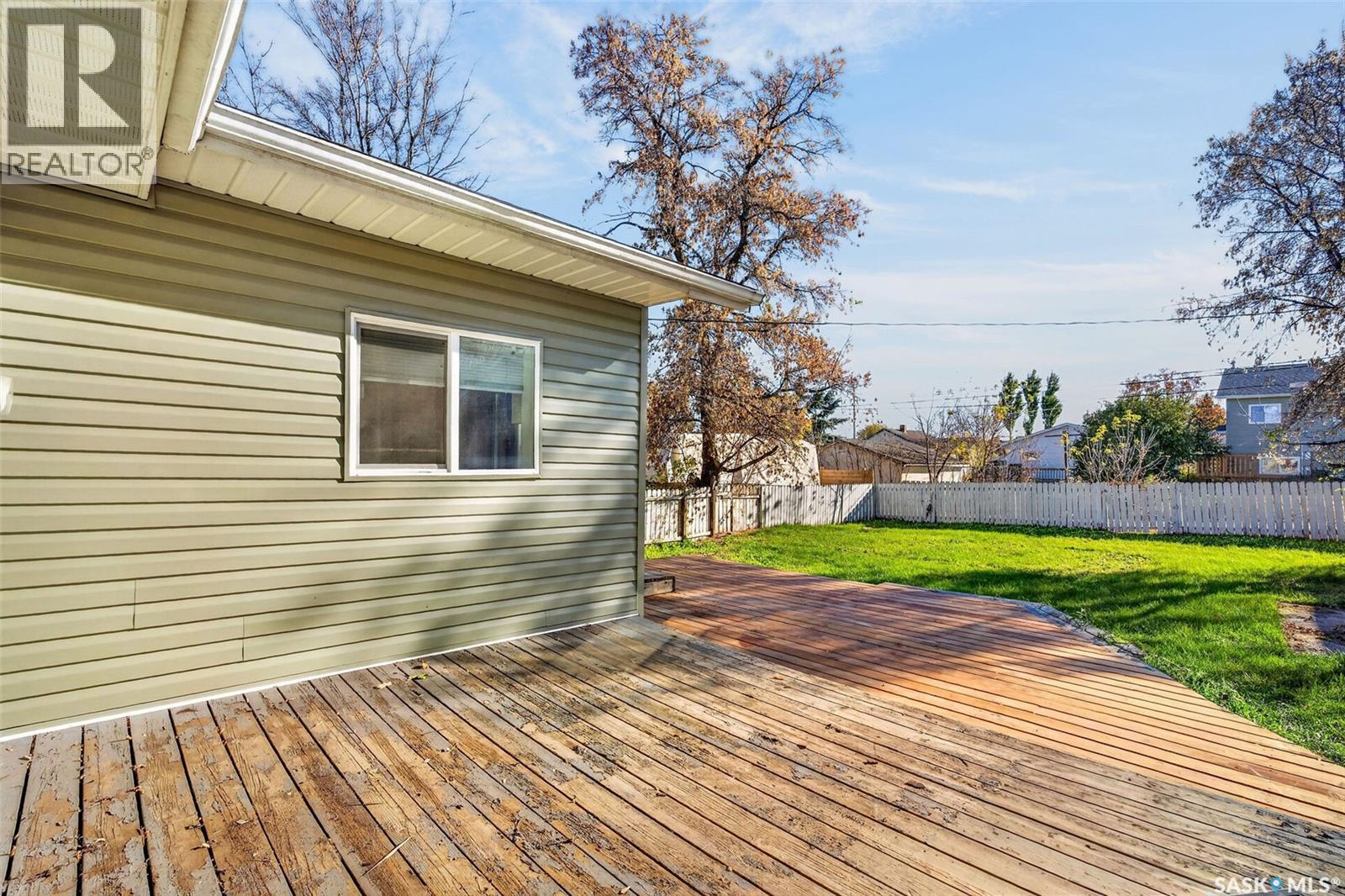 147 30th Street E, Prince Albert, Saskatchewan  S6V 1Z2 - Photo 28 - SK051277