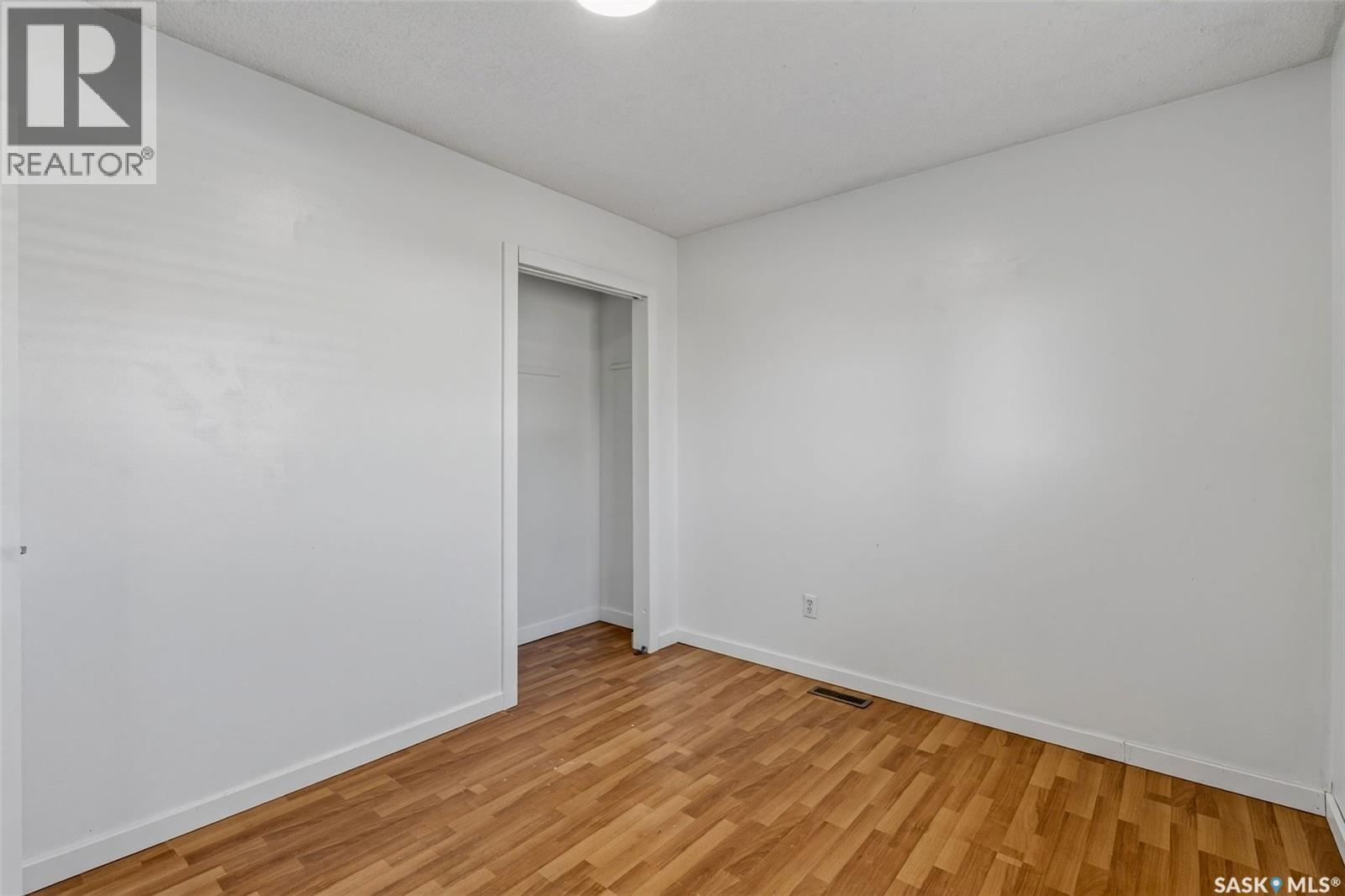 147 30th Street E, Prince Albert, Saskatchewan  S6V 1Z2 - Photo 9 - SK051277