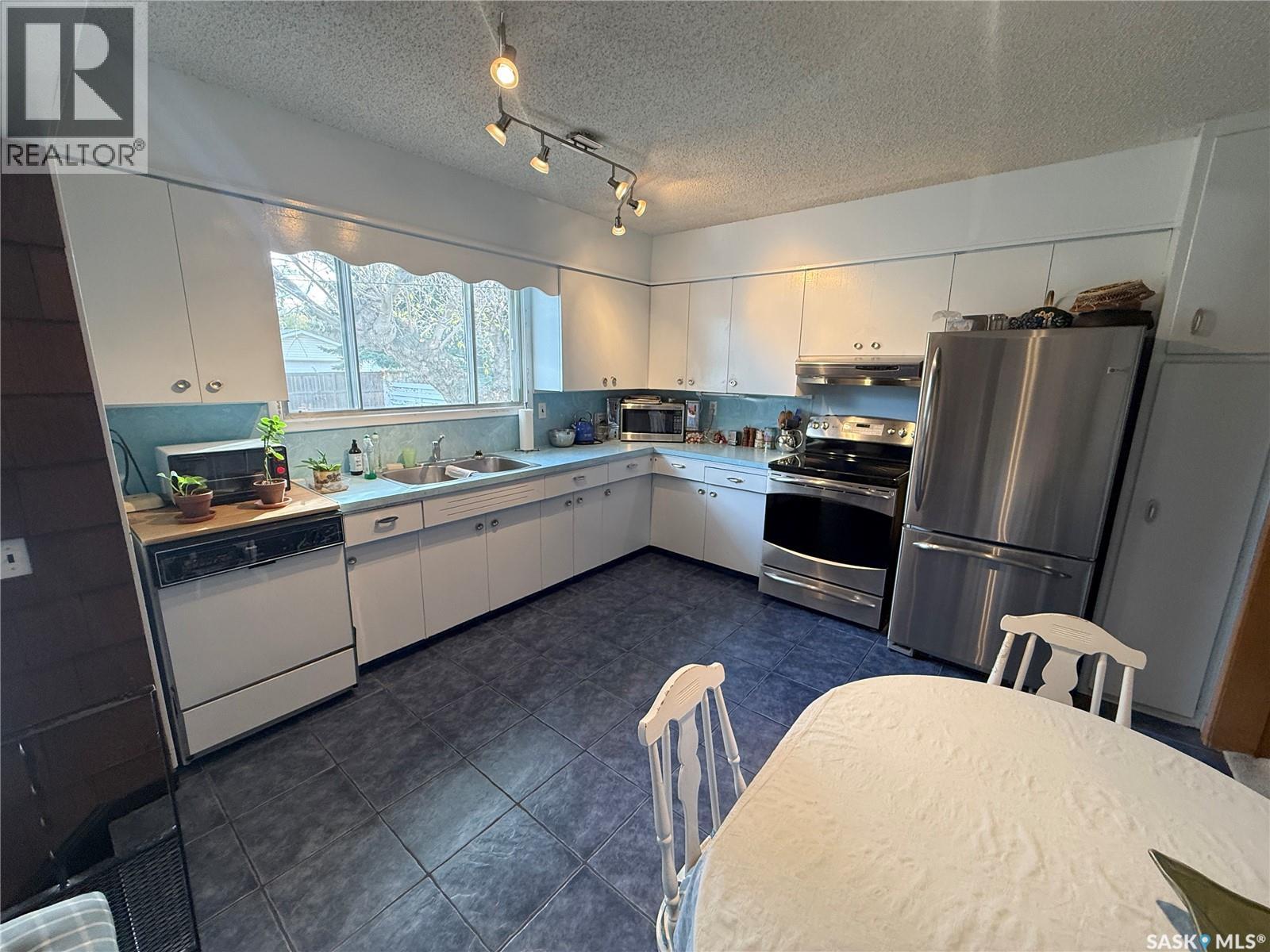 2517 Wiggins Avenue S, Saskatoon, Saskatchewan  S7J 1X3 - Photo 14 - SK051274