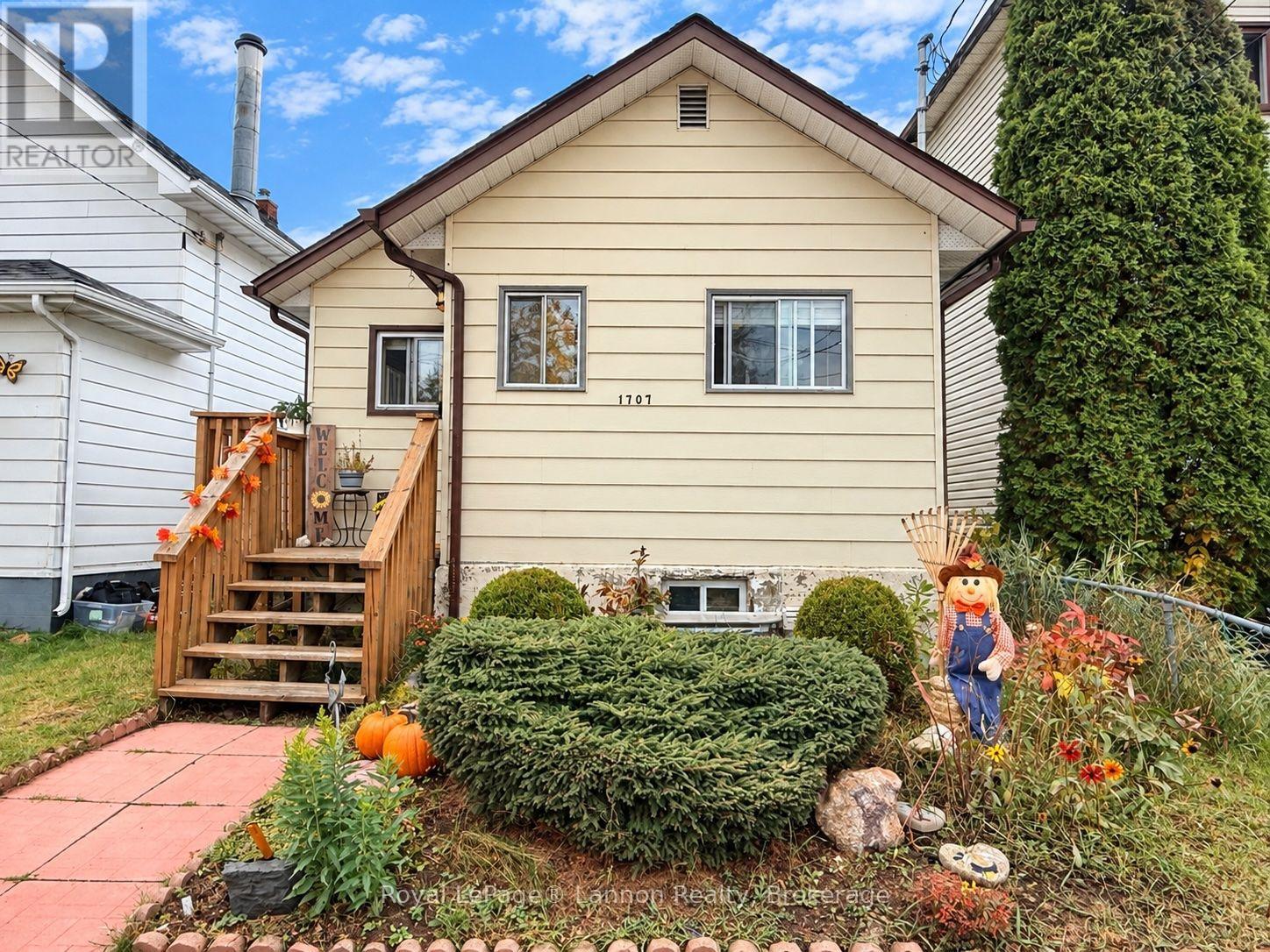 1707 Crawford Avenue, Thunder Bay, Ontario  P7E 3E7 - Photo 2 - X14086256