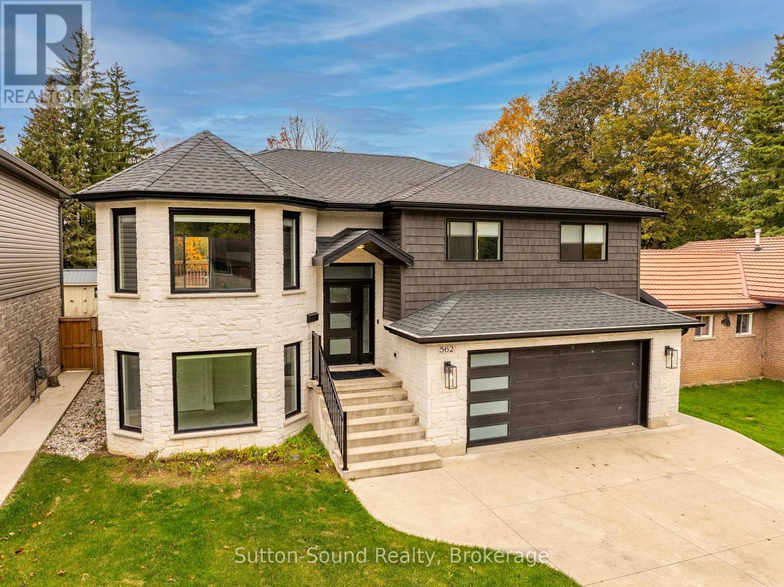 562 24th Street W, Owen Sound, Ontario  N4K 5N2 - Photo 2 - X14086066