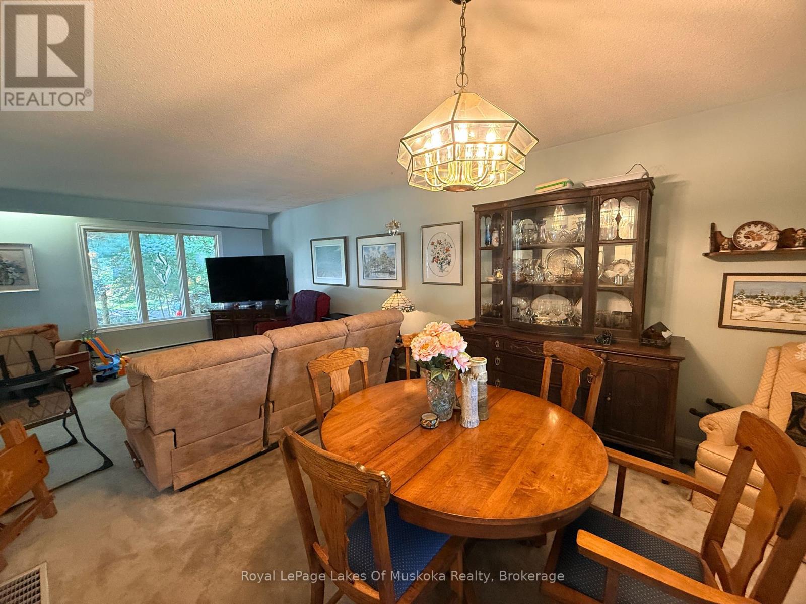 22 Westvale Drive, Bracebridge (Monck (Bracebridge)), Ontario  P1L 1B5 - Photo 4 - X14086296