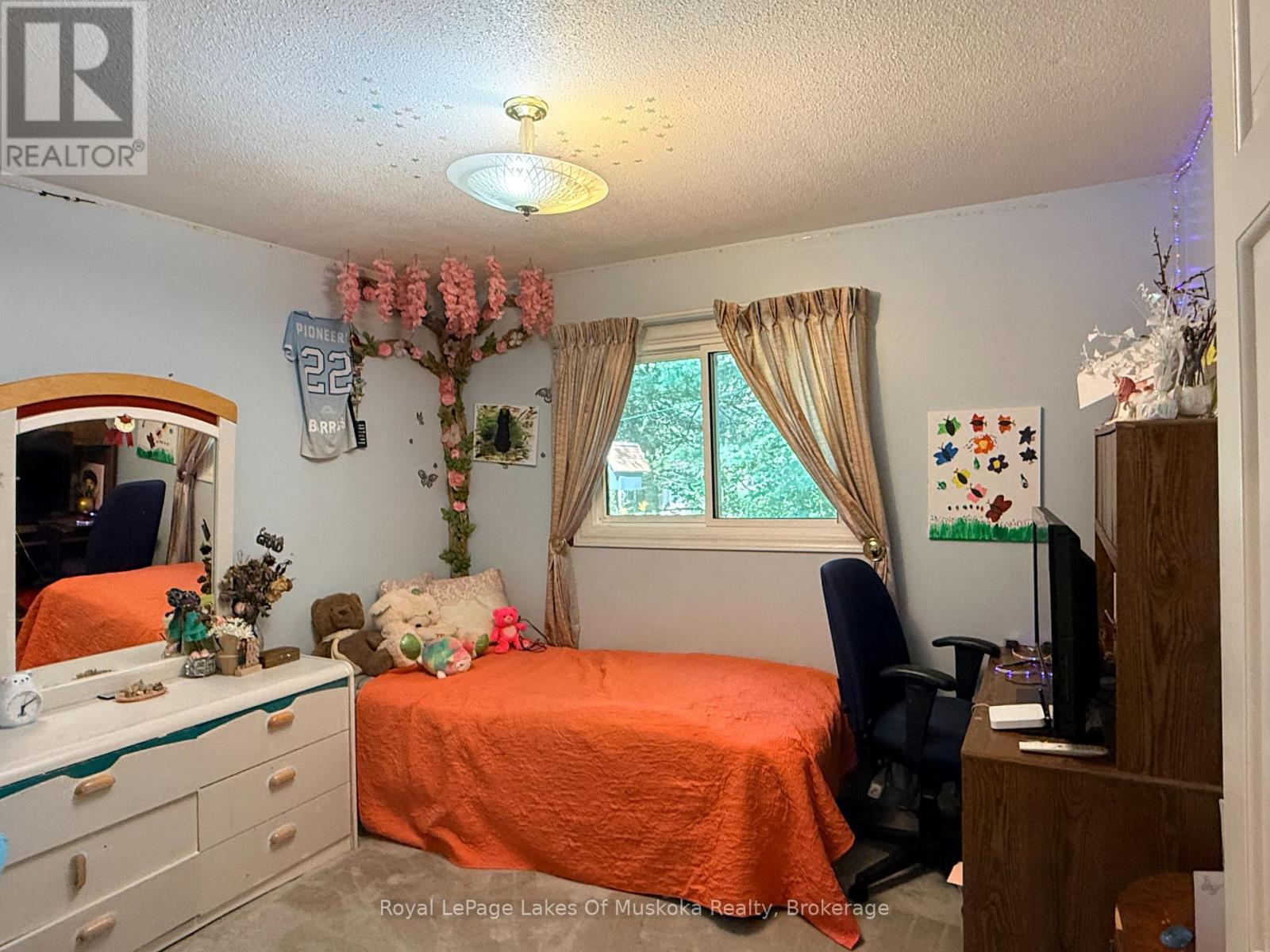 22 Westvale Drive, Bracebridge (Monck (Bracebridge)), Ontario  P1L 1B5 - Photo 8 - X14086296