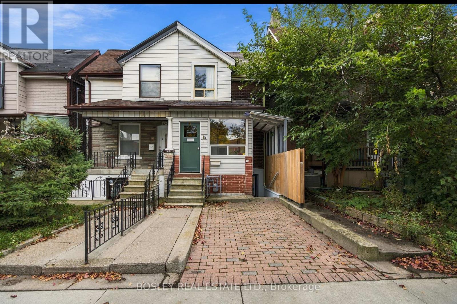 15 LUMBERVALE AVENUE, Toronto, Ontario