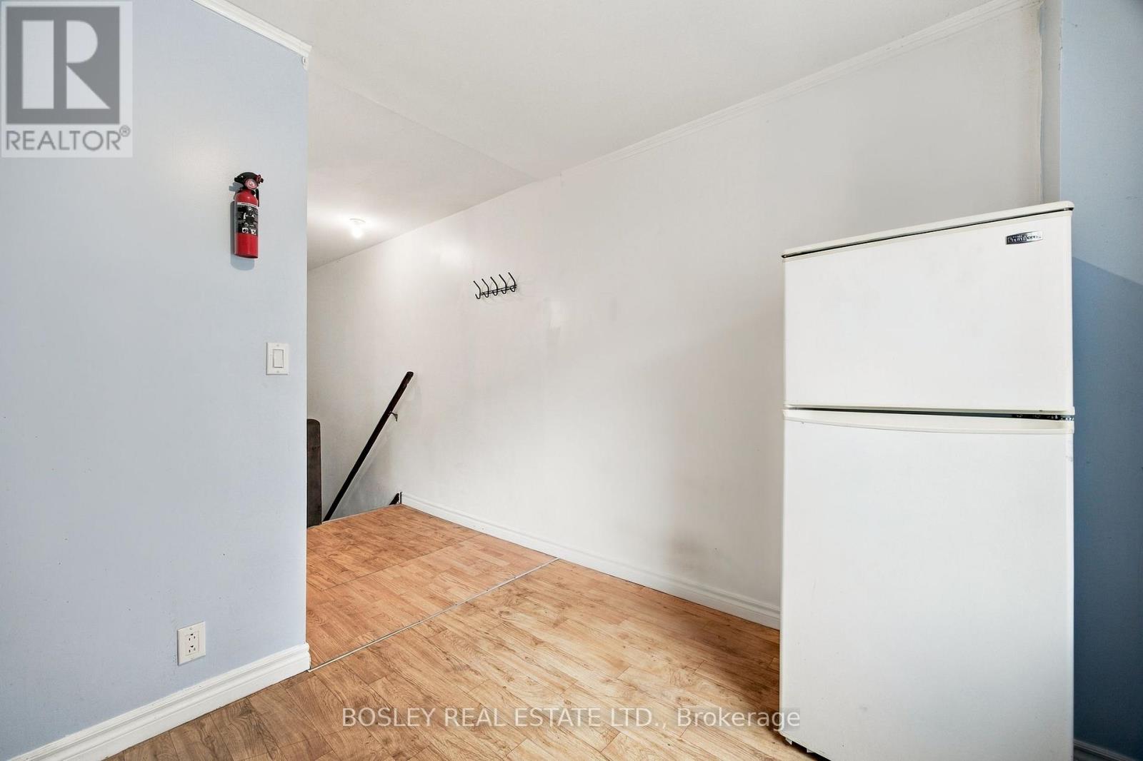 15 Lumbervale Avenue, Toronto, Ontario  M6H 1C7 - Photo 19 - C14086068