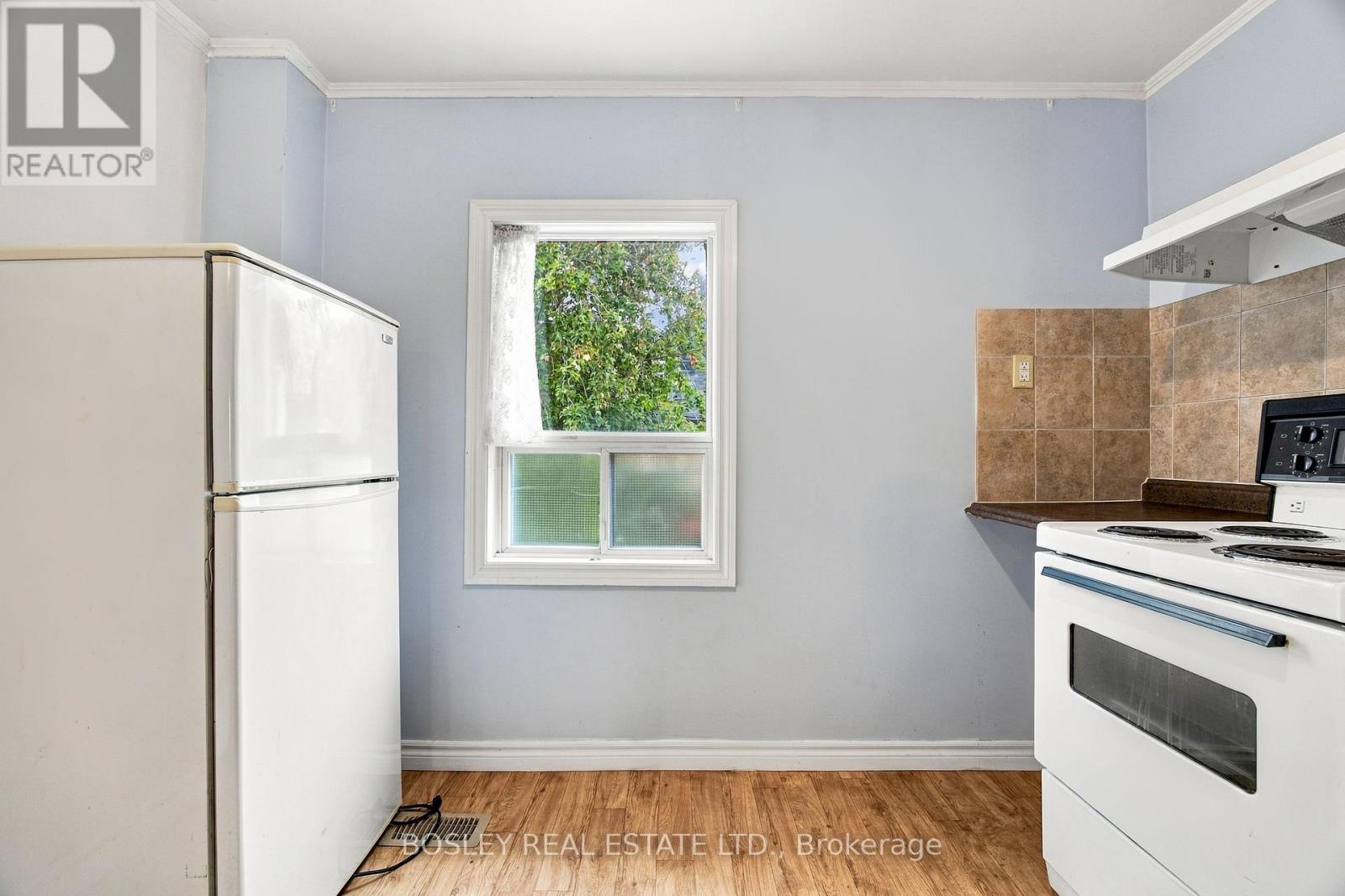15 Lumbervale Avenue, Toronto, Ontario  M6H 1C7 - Photo 21 - C14086068