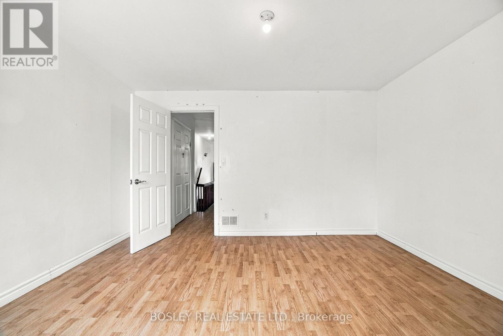 15 Lumbervale Avenue, Toronto, Ontario  M6H 1C7 - Photo 32 - C14086068