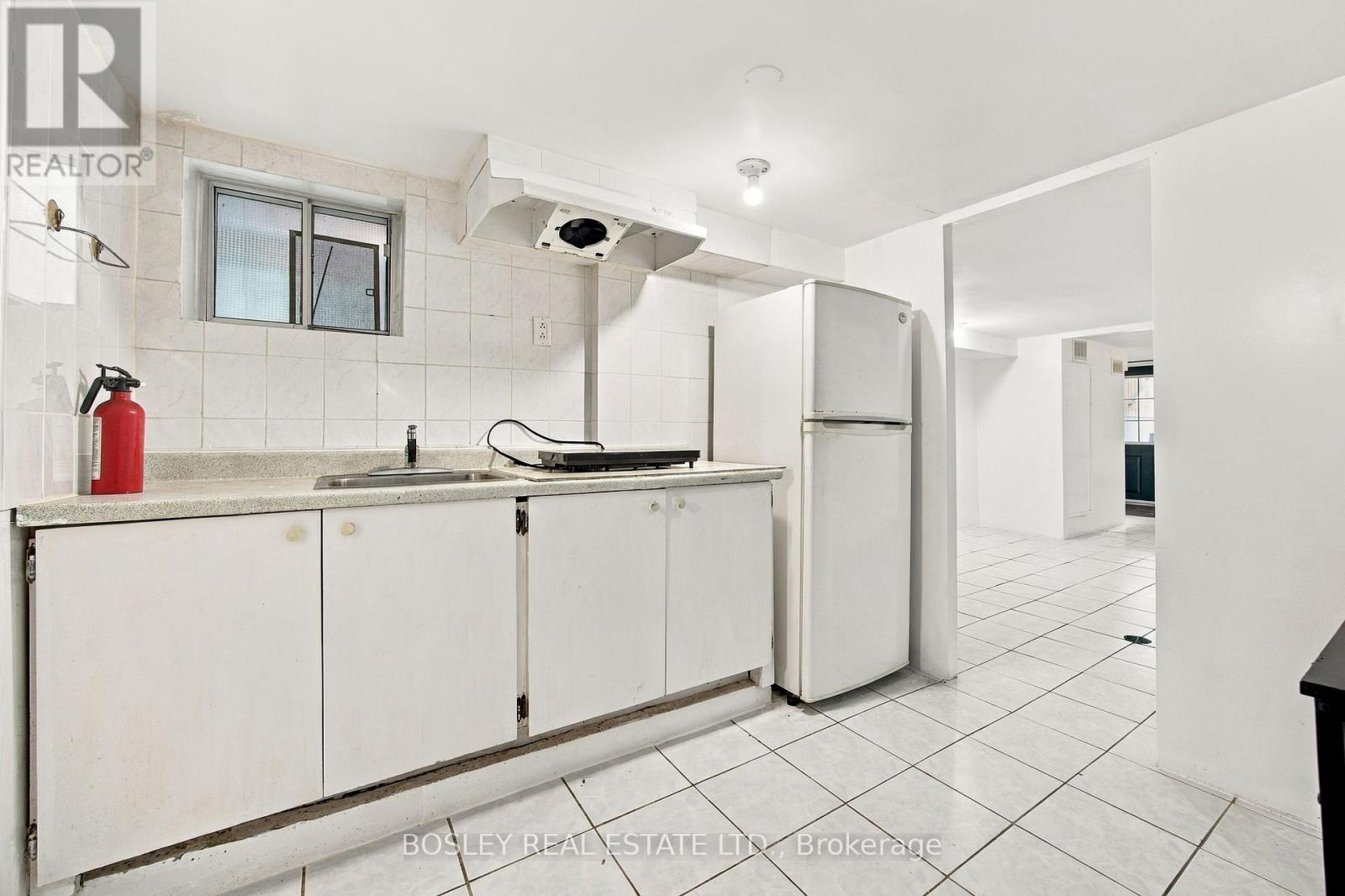15 Lumbervale Avenue, Toronto, Ontario  M6H 1C7 - Photo 43 - C14086068