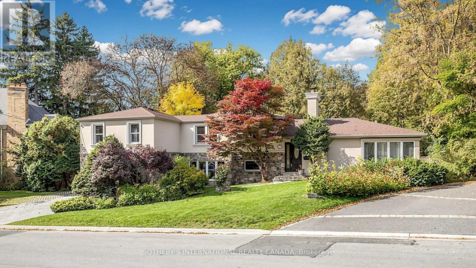 54 Plymbridge Road, Toronto, Ontario  M2P 1A3 - Photo 2 - C14086116